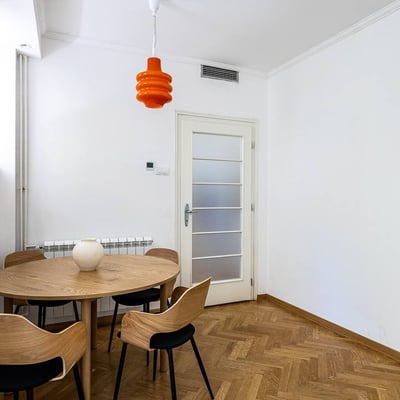 Rental of a bright 3-room apartment, 99 m², city center, Belgrade, Serbia